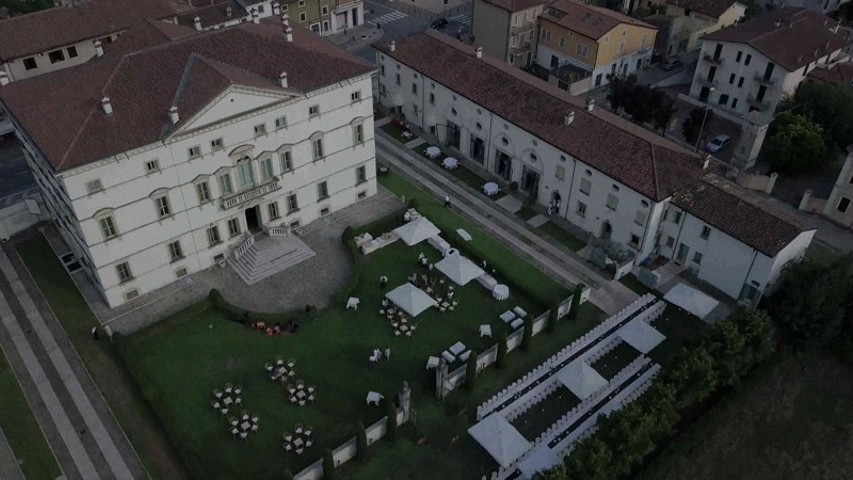 La nostra Villa vista in tutta la sua bellezza.