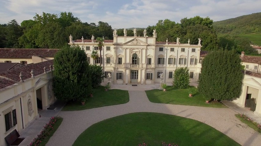 Vista aerea di Villa Mosconi Bertani