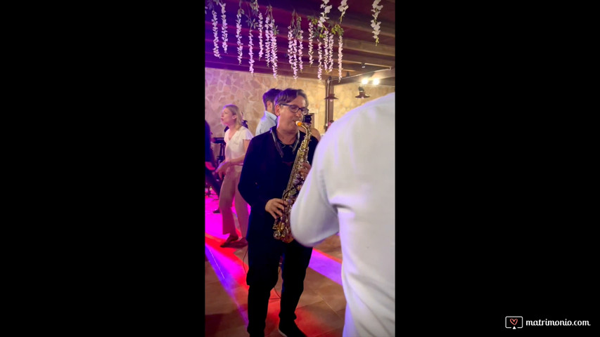 Live Sax