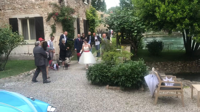 Lancio del Bouquet in location Villa dei Mulini