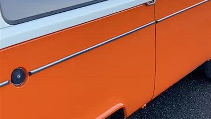 Pulmino Volkswagen T2 DeLuxe
