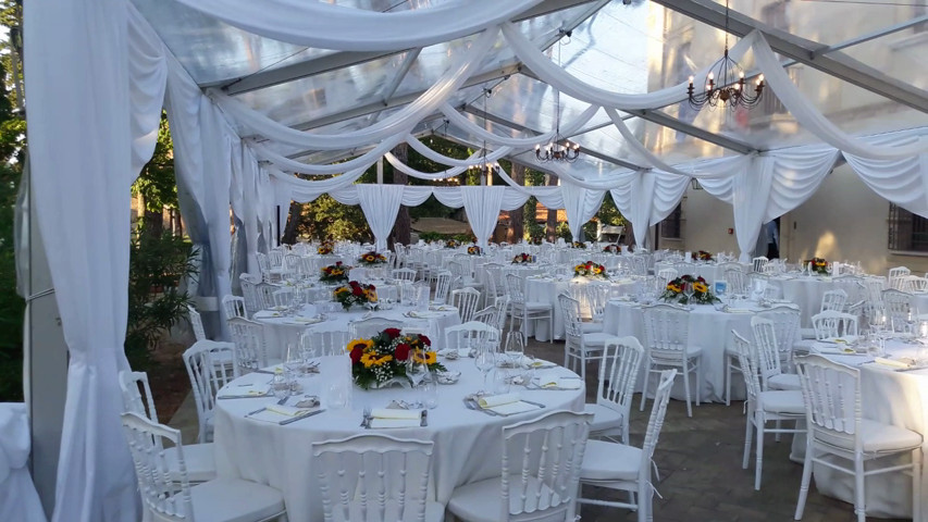 Tented wedding, matrimonio con tensostruttura