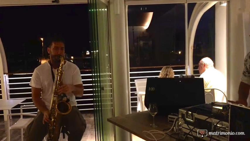 DJ e sax, aperitivo alla terrazza di Castiglion della Pescaia (GR)