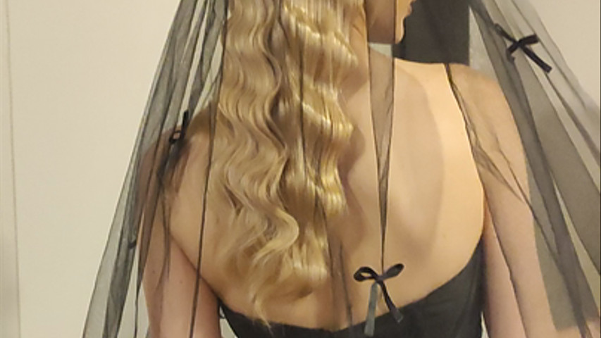 Dark bride!