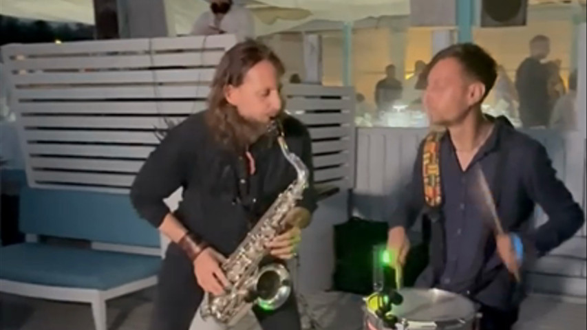SAX, DJ e Percussioni: il trio perfetto!