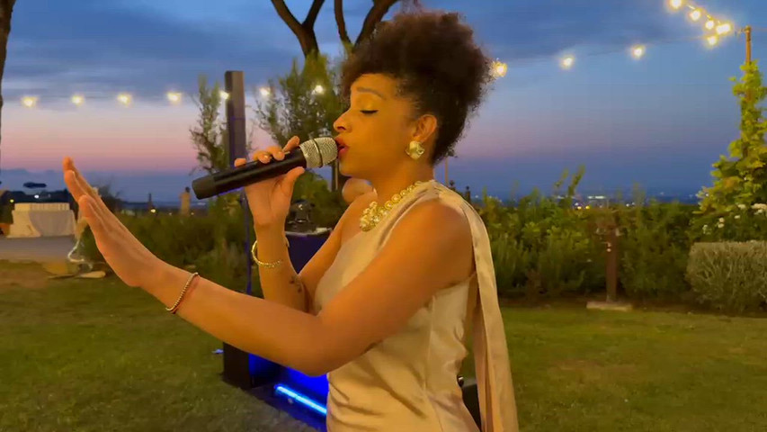 Il ritmo latino che anima la tua cena 🎤💃