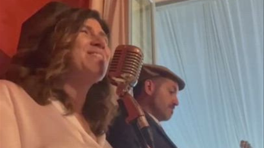 Rabarbaro Swing Cheek To Cheek