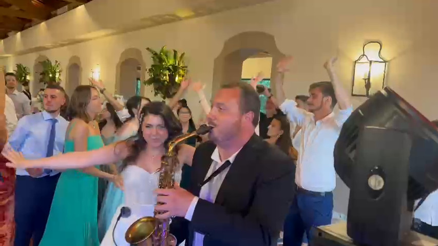 Durante la cena o il pranzo!! VALE LIVE SAX