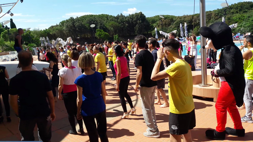 "Salsa on tour" con il nostro Mickey Mouse, "Riva degli Etruschi"