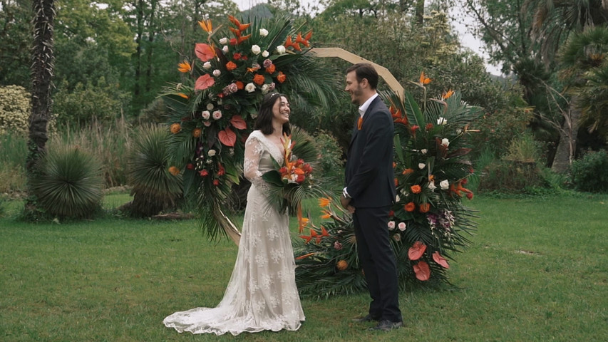 Tropical wedding on the lake