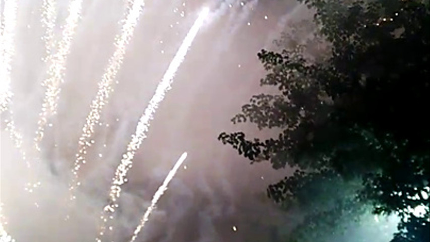 Sequenza di scie argento