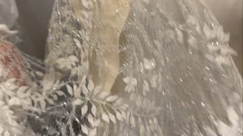 REALIZZAZIONE DI ABITI DA SPOSA SU MISURA 