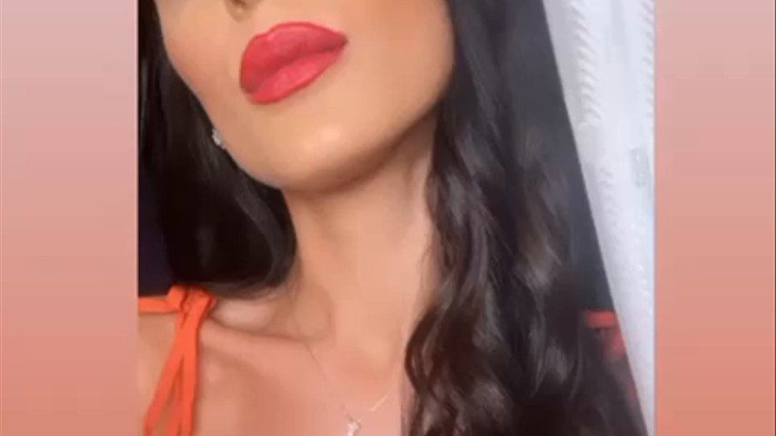 Red lips 