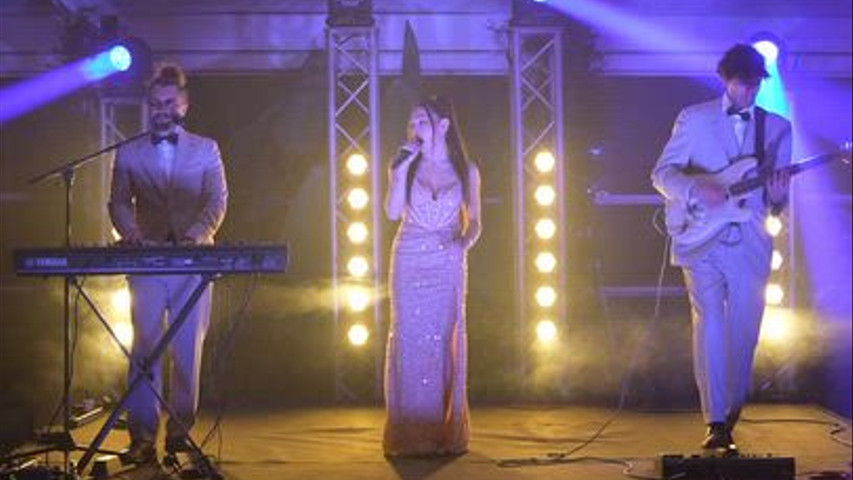 Live trio 