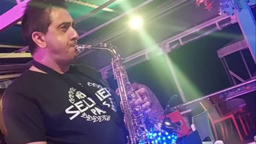 Live Sax