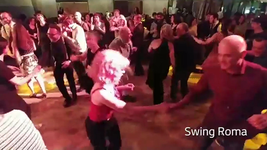 Swing Band (quintetto: piano, batteria, 3 voci, chit/basso)