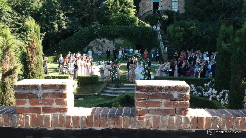 Video matrimonio realizzato con due operatori video e un drone.