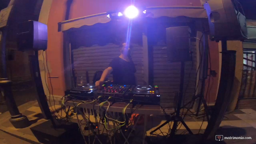 DJ set in piazza