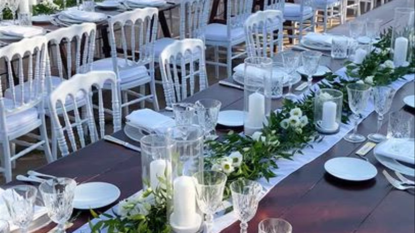 Allestimento tavoli 