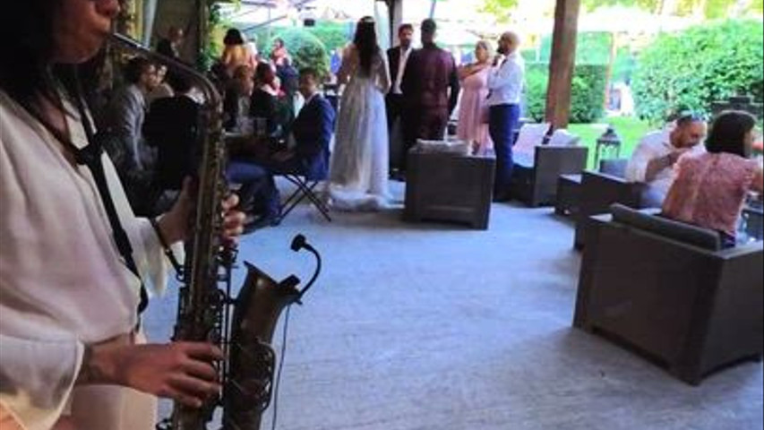 Sax & Open Bar