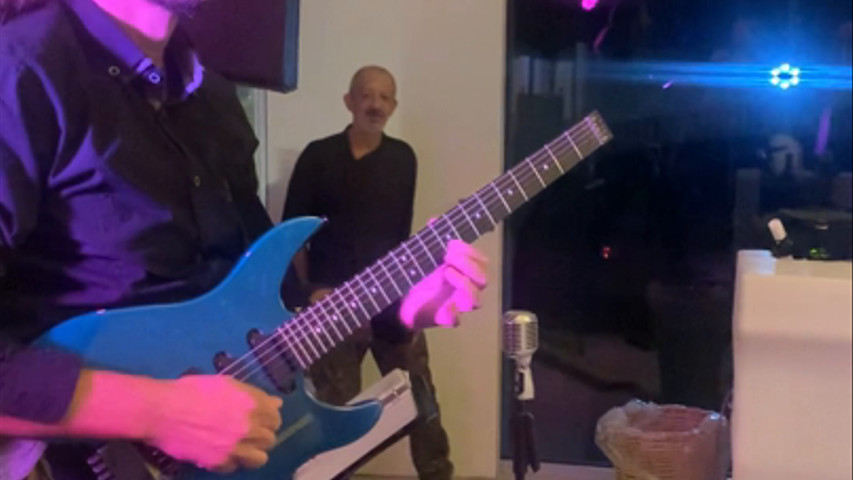 Momento chitarra rock (per gli amanti del genere)