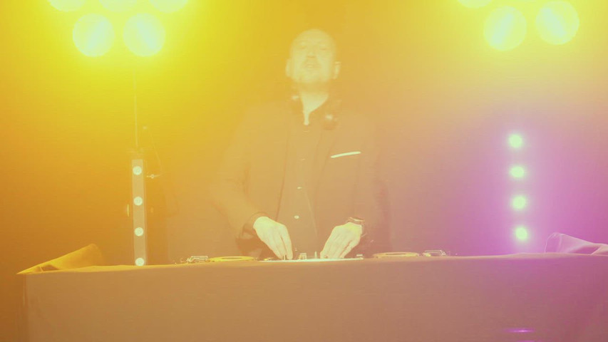 dj zizzi in action