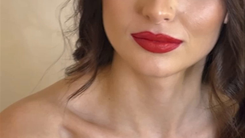 Look Sposa with Red Lips