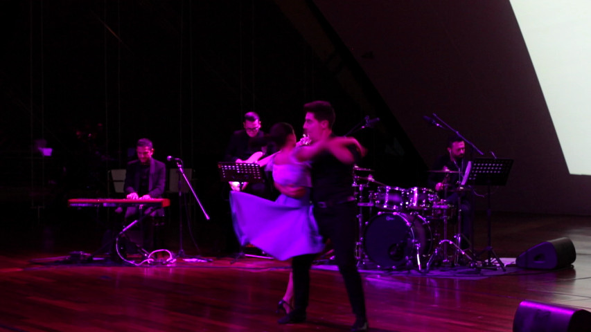 Spot (Voci, Band e ballerini)