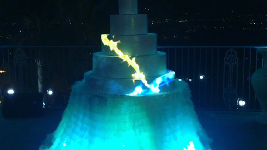 Video Mapping Cake