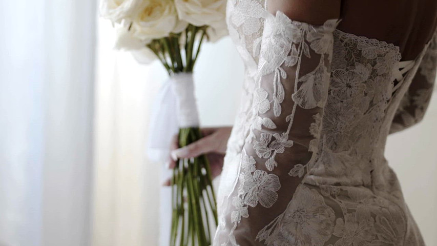 L'arte della complicità: lo sguardo femminile nel backstage del matrimonio