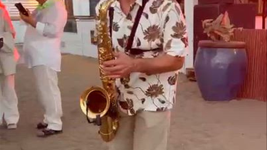 Ameno – Sax & DJ Set, la magia del tramonto sul mare.