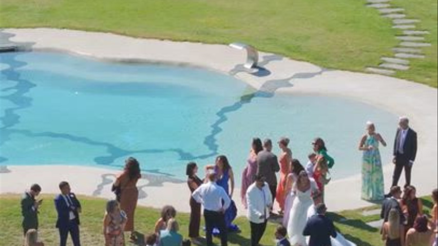 Matrimonio immerso nel verde