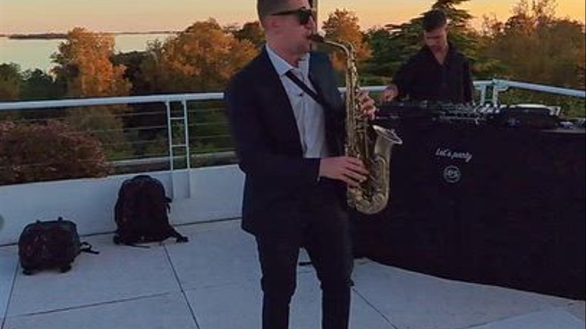 Jimmy Sax - No Man No Cry (Venice) 