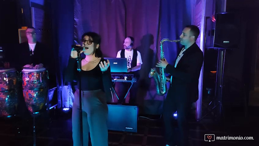 DJ, voce e percussioni 