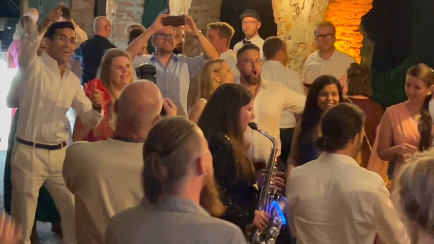 Sax Show and DJ Party 