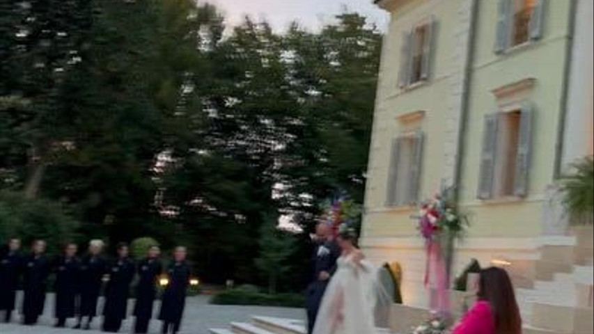 🎷🔥 🇮🇹Una maestosa discesa scenografica dalla scalinata di @villadibagno
