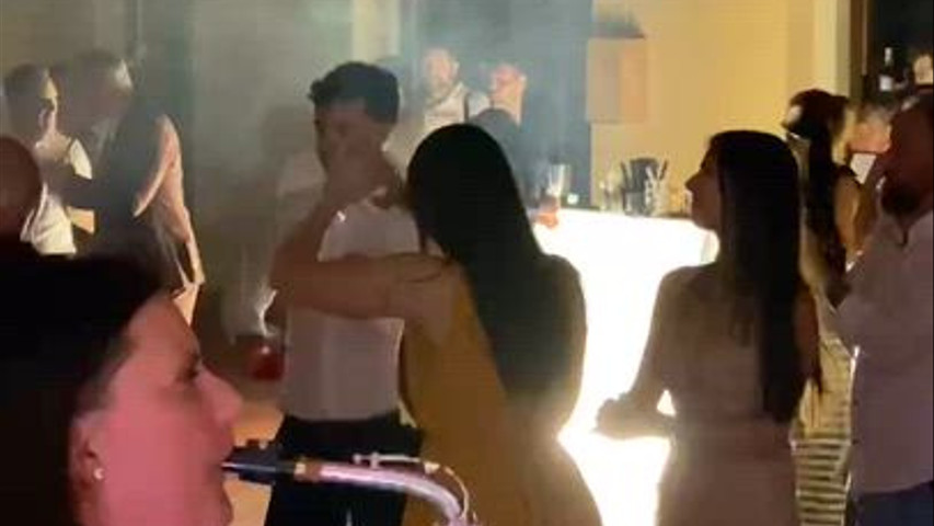 Immergiti nel ricordo magico del matrimonio di Elisa e Andrea nella splendida @villaspinosawines_valpolicella a Negrar, Verona! 