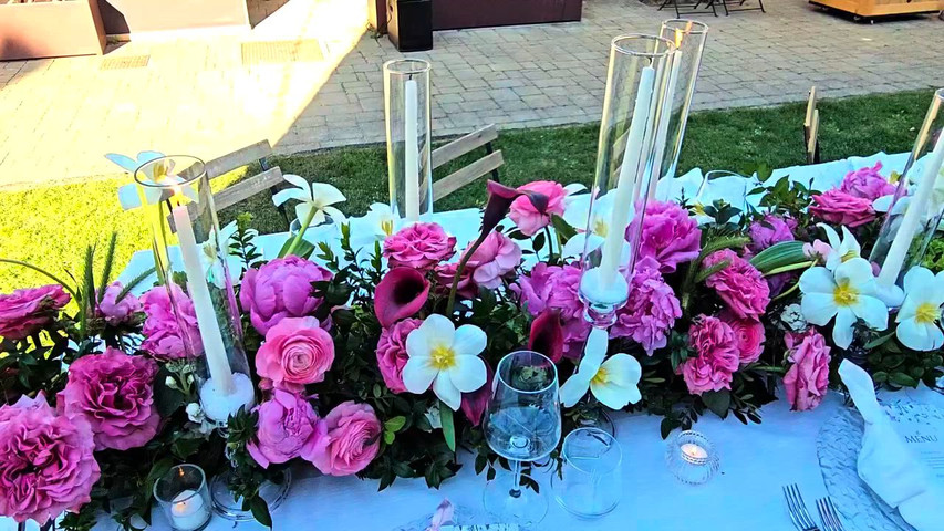 Matrimonio Americano girato in una villa tra le colline Toscane