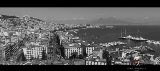 "Nel cielo passano le nuvole che vanno verso il mare sembrano fazzoletti bianchi che salutano il nostro amore" 