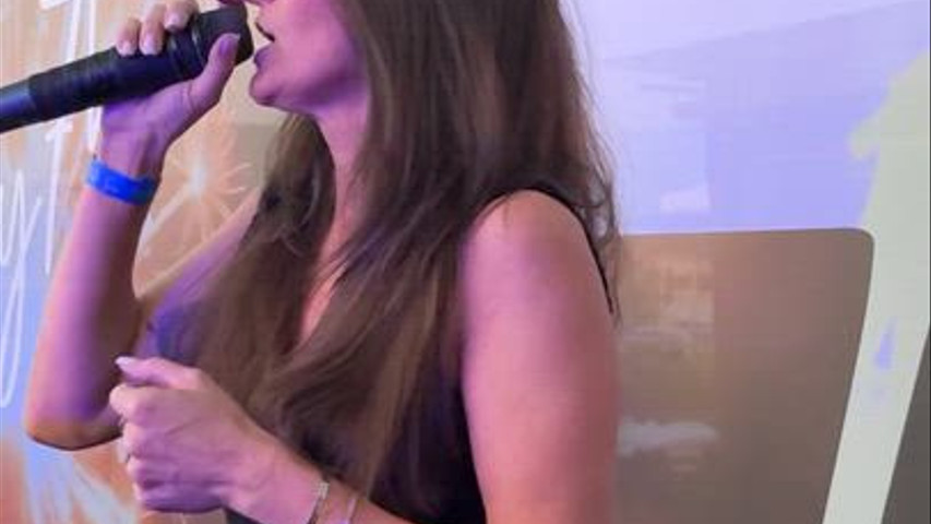Aperitivo con cantante 