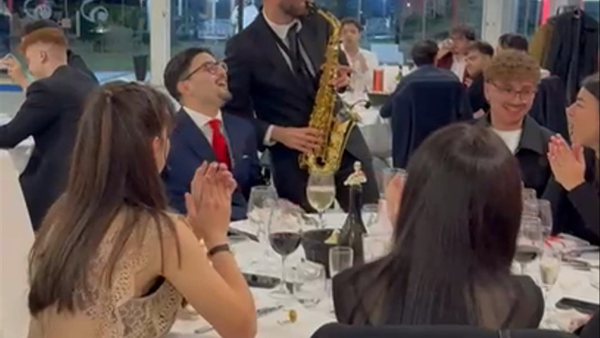 SimonSax - Saxophonist for Weddings & Events