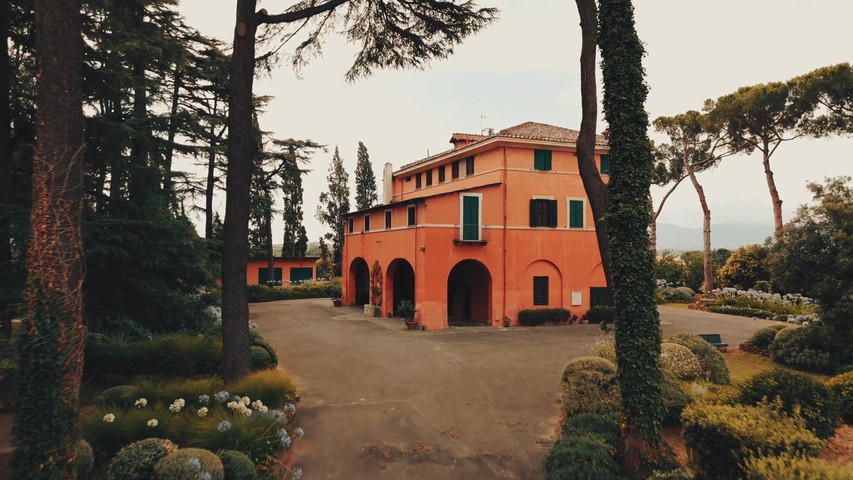 Location Salone