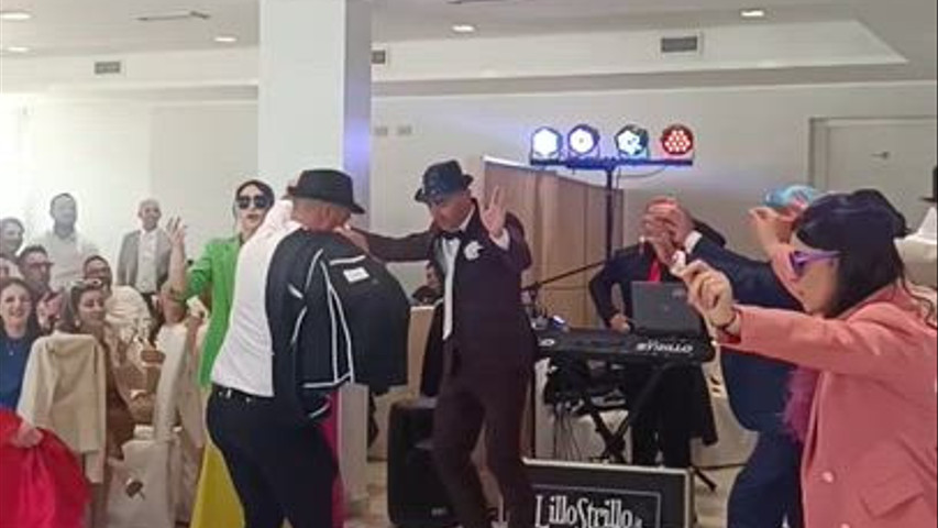 Matrimonio sulla Sila, flashmob amici, all'Ilèa Resort 