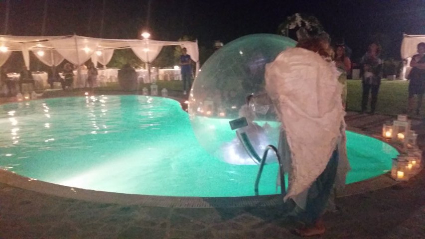 Water ball in piscina