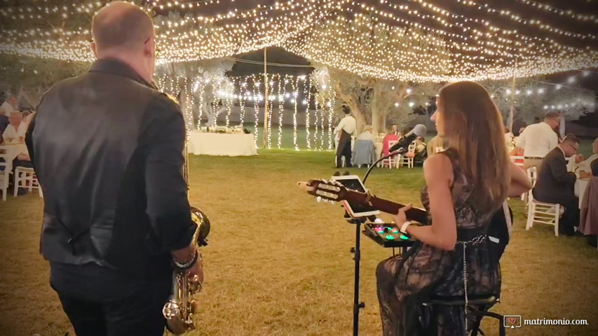Voice, guitar,, loop  and Sax. Wedding dinner