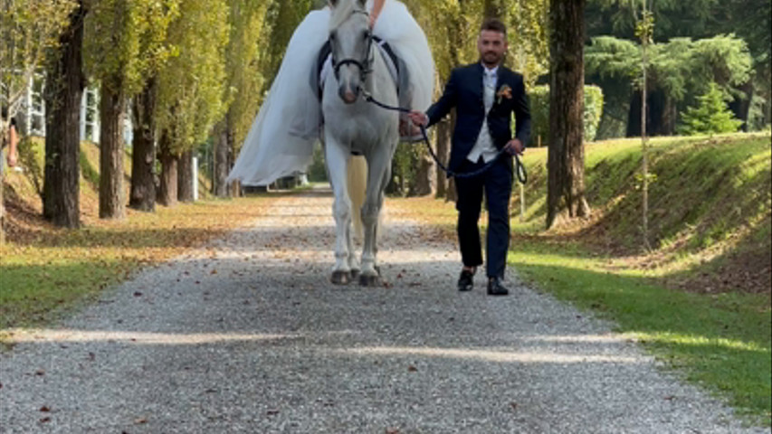 Ingresso sposa a cavallo