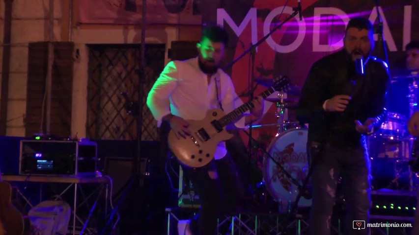 Esibizione live con la mia band Modalità Modà