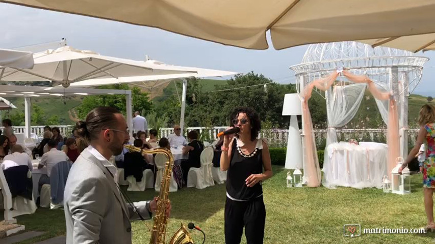 Aperitivo in giardino - Sax e voce