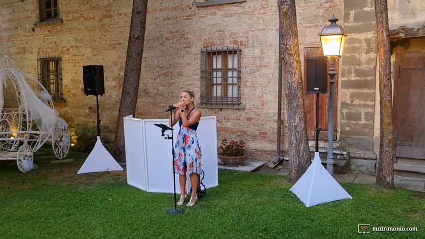 L'aperitivo può essere in grande stile con una cantante e un sax!