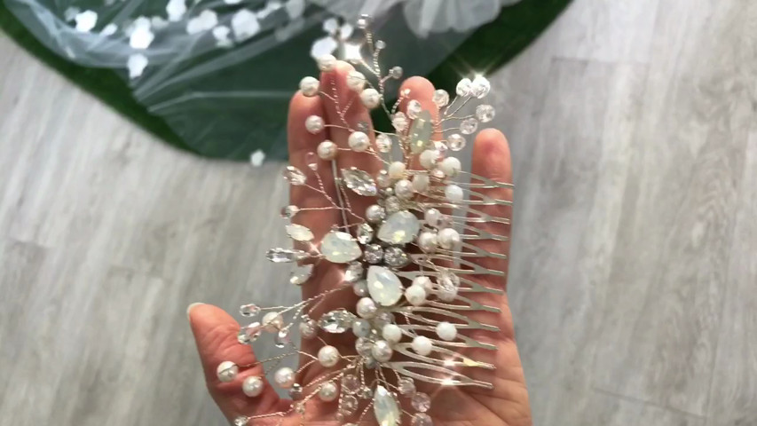 Brillanti gioielli per capelli